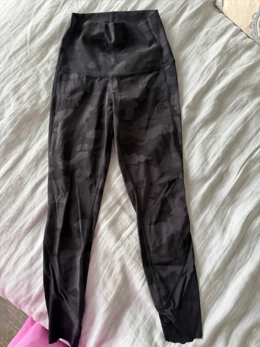 Lululemon Wunder Under Camo Crop High-Rise  Scallop Size 2